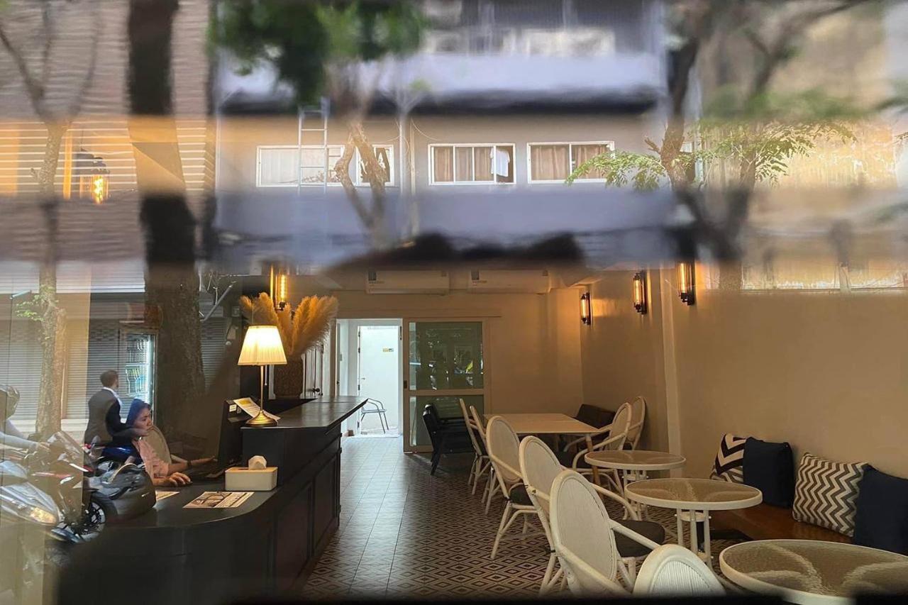 Forgotten Hostel Silom Bangkok Esterno foto