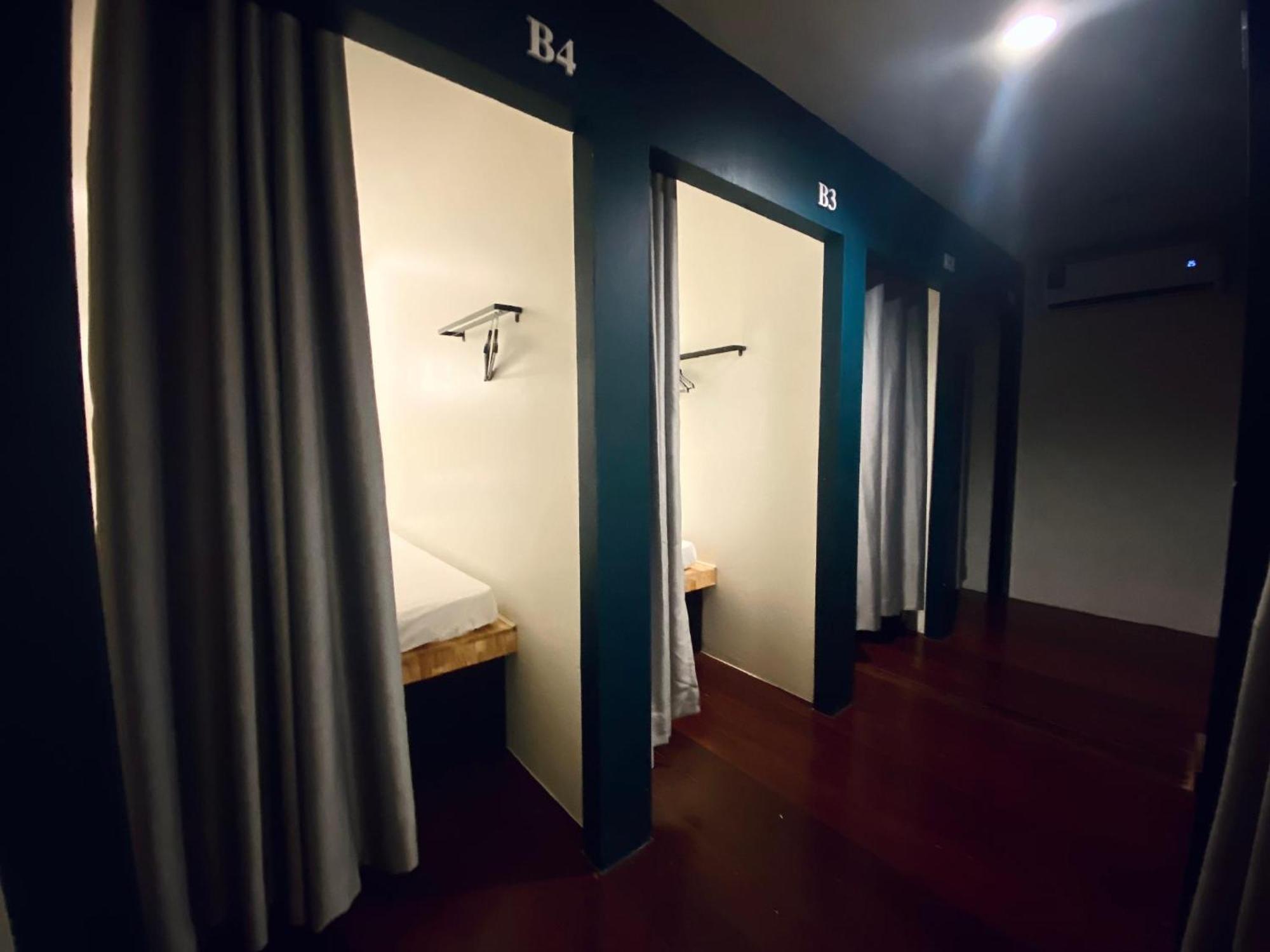 Forgotten Hostel Silom Bangkok Esterno foto